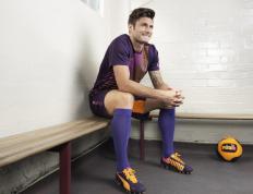 孙兴慜赛后谦逊发言登热搜，费内巴切爆冷AC米兰引发热议的简单介绍