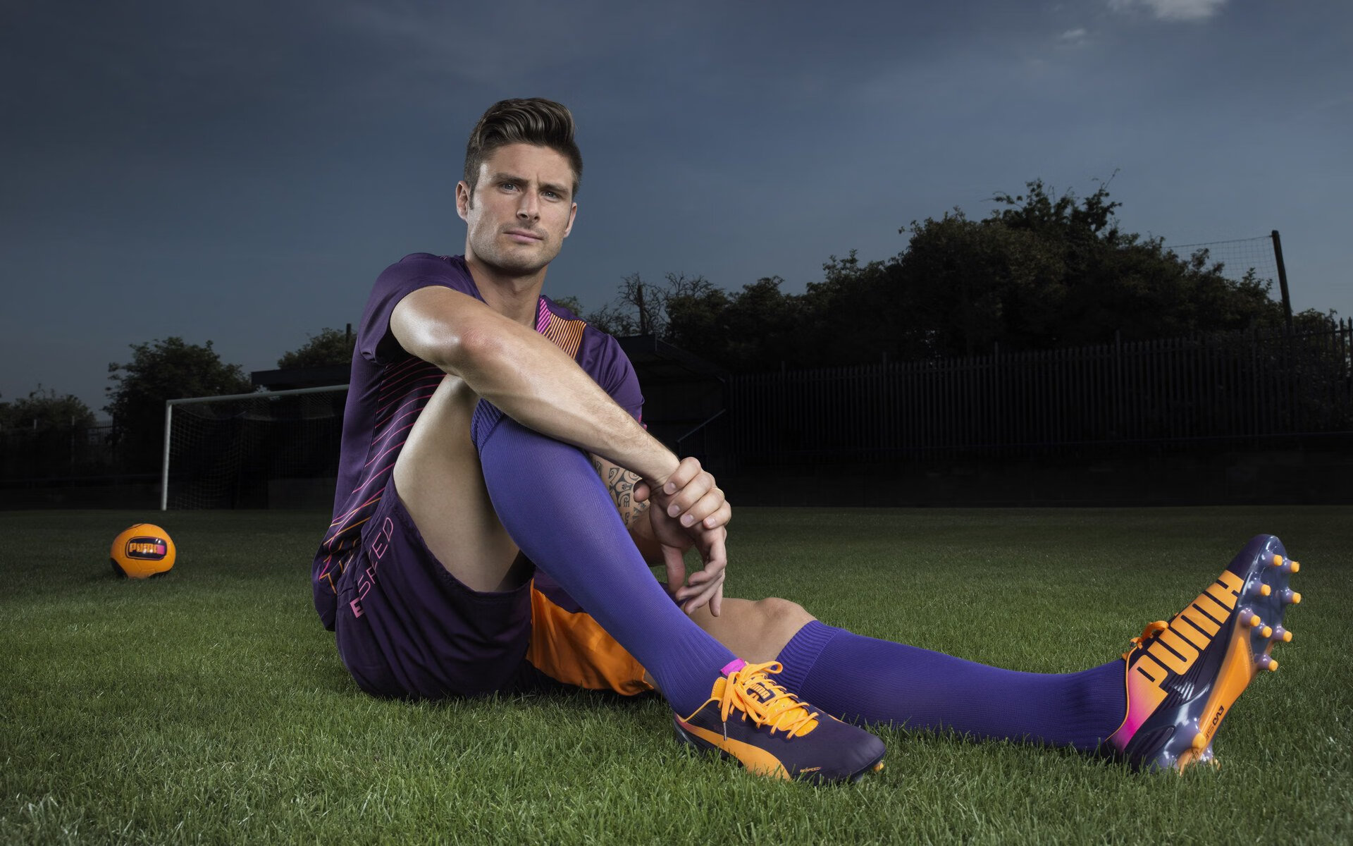 姆巴佩重返赛场，险胜首场状态出色，巴黎圣日耳曼观众沸腾！引发球迷热议